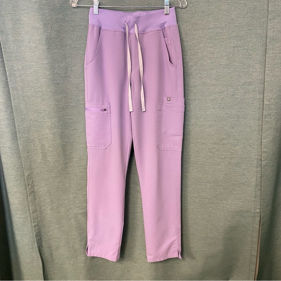 Figs Lavender 2 pc Scrub Set Technical Collection Size XS Top and Bottoms - Picture 2 of 16